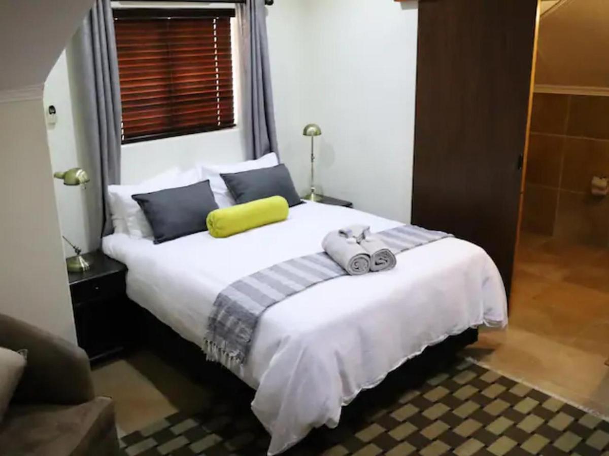 The Oak Potch Guesthouse Potchefstroom Exterior foto