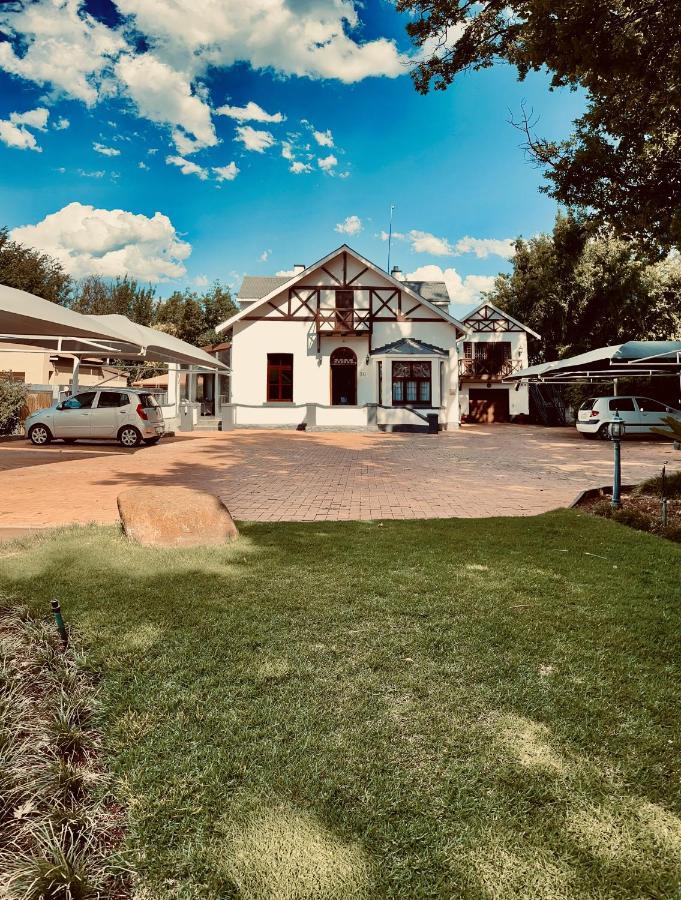The Oak Potch Guesthouse Potchefstroom Exterior foto
